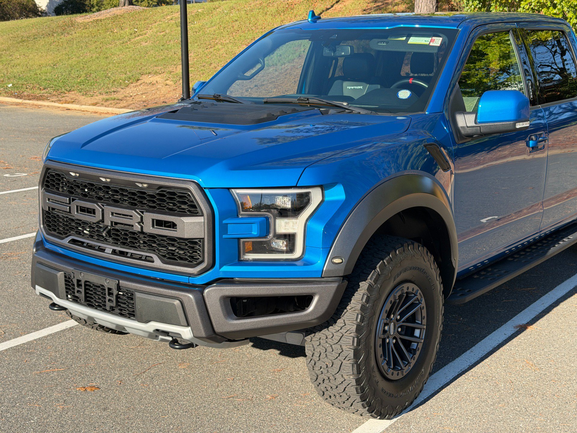 Used 2019 Ford F150 Raptor w/ Equipment Group 802A Luxury AWD/4WD image 21