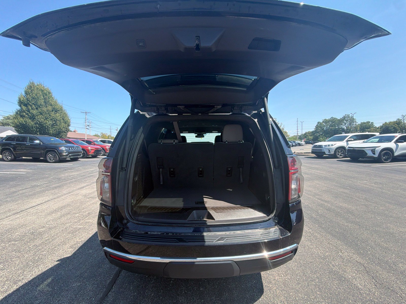 Used 2024 Chevrolet Tahoe LT AWD/4WD image 27