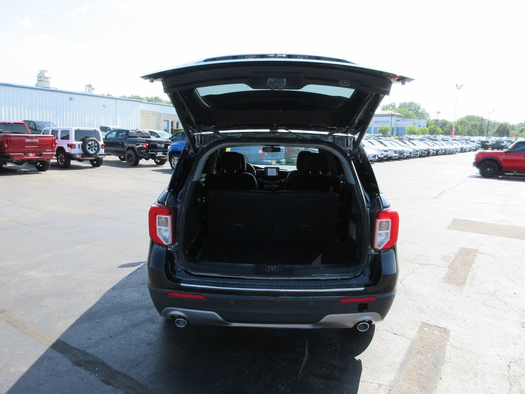 Used 2022 Ford Explorer Limited w/ Equipment Group 301A AWD/4WD image 7