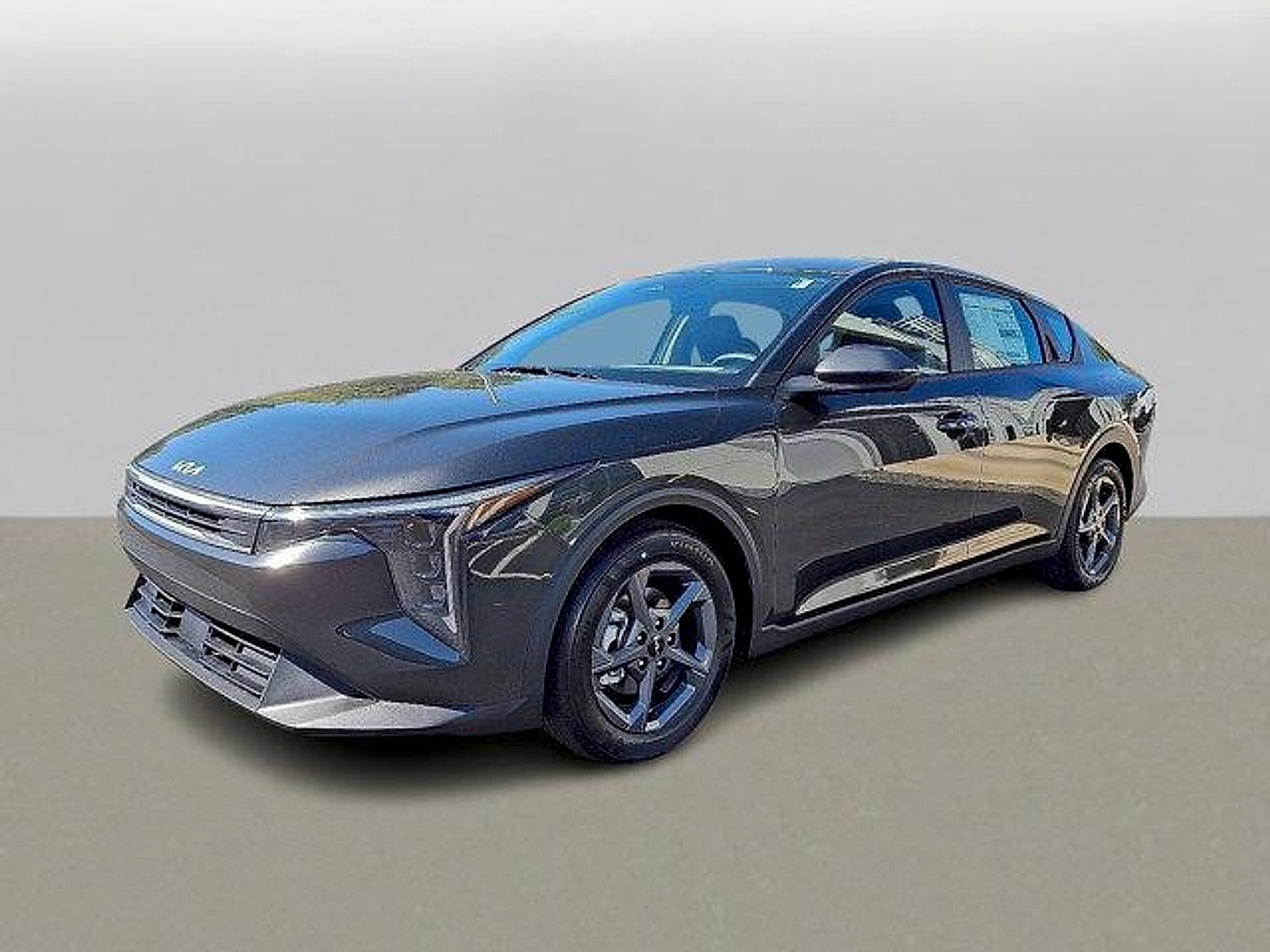 New 2025 Kia K4 LXS image 2