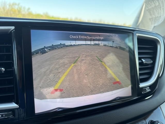 Used 2024 Chrysler Pacifica Touring-L image 14