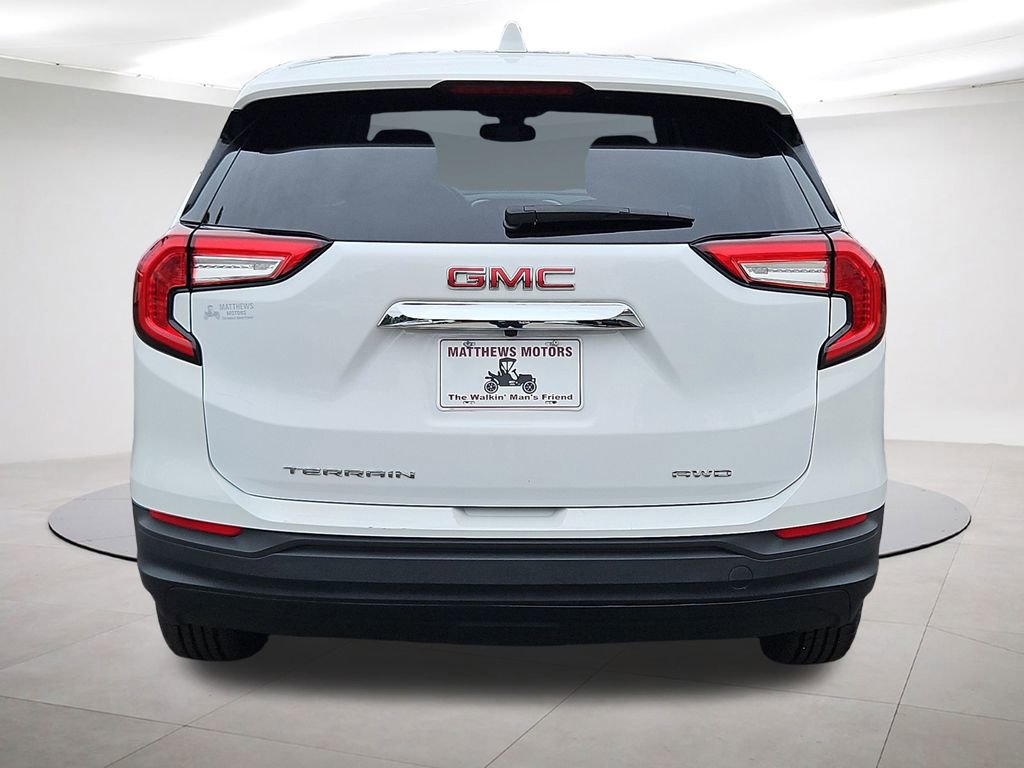 Used 2024 GMC Terrain SLE image 6