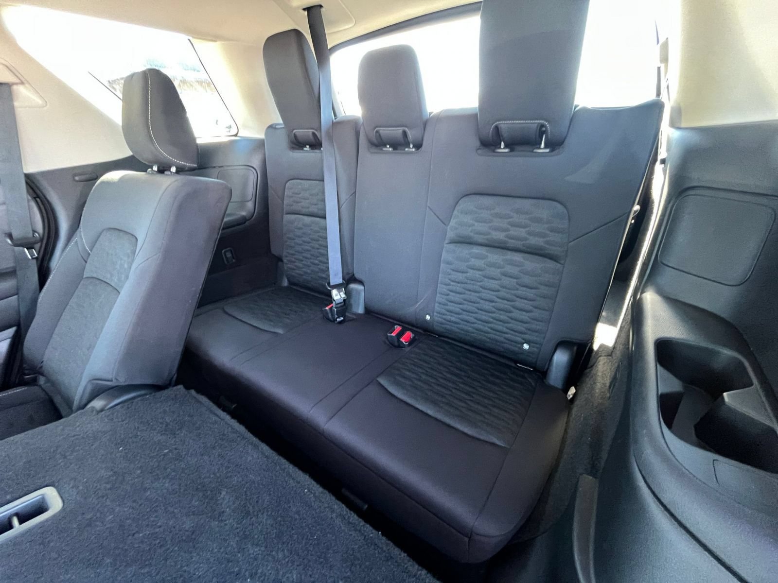 Used 2025 Nissan Pathfinder SV AWD/4WD image 26
