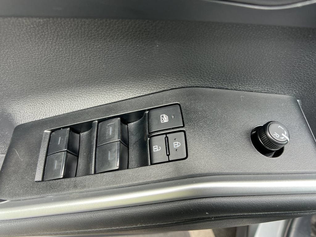Used 2026 Toyota Highlander XLE AWD/4WD image 12