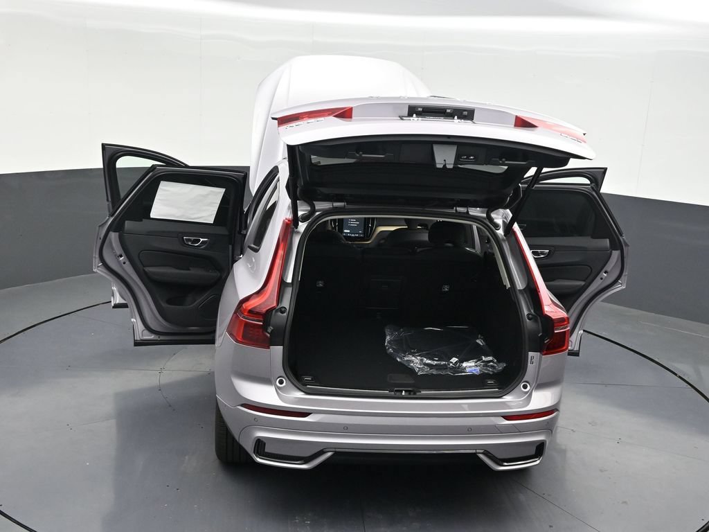 New 2026 Volvo XC60 B5 Plus AWD/4WD image 33