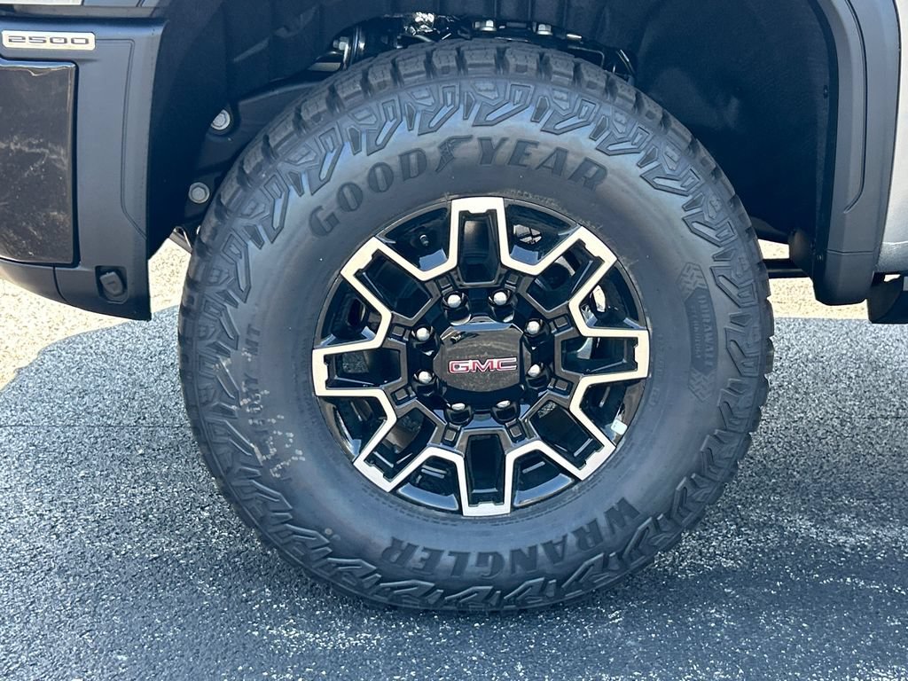 New 2026 GMC Sierra 2500 AT4X AWD/4WD image 13