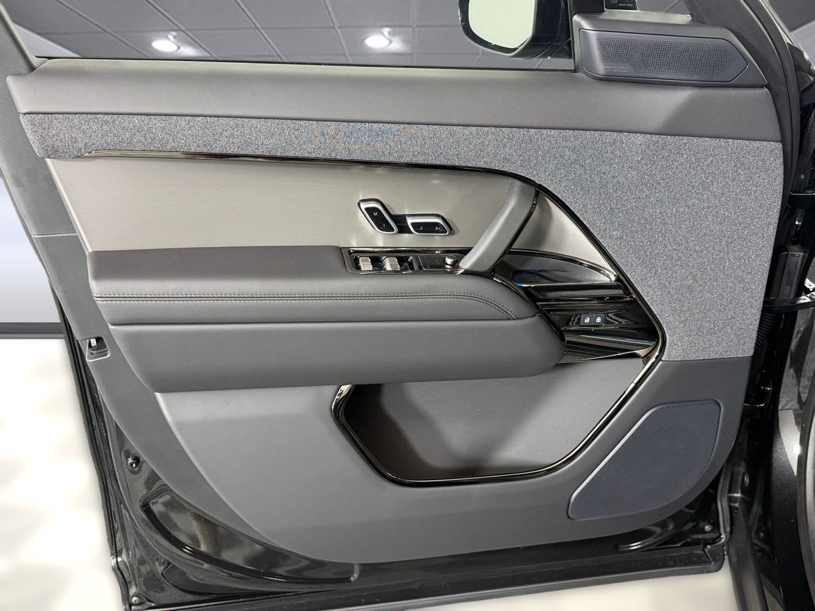 New 2026 Land Rover Range Rover Sport Dynamic SE AWD/4WD image 12