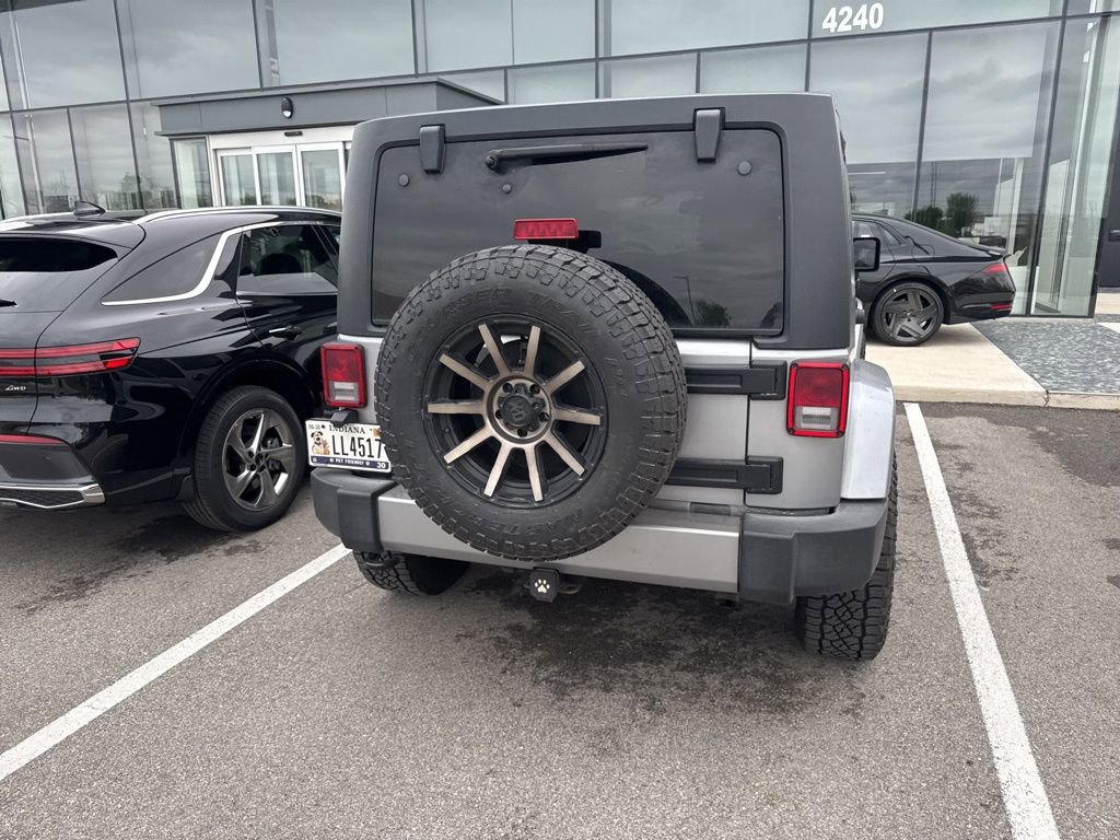 Used 2016 Jeep Wrangler Unlimited Sahara w/ Connectivity Group image 12