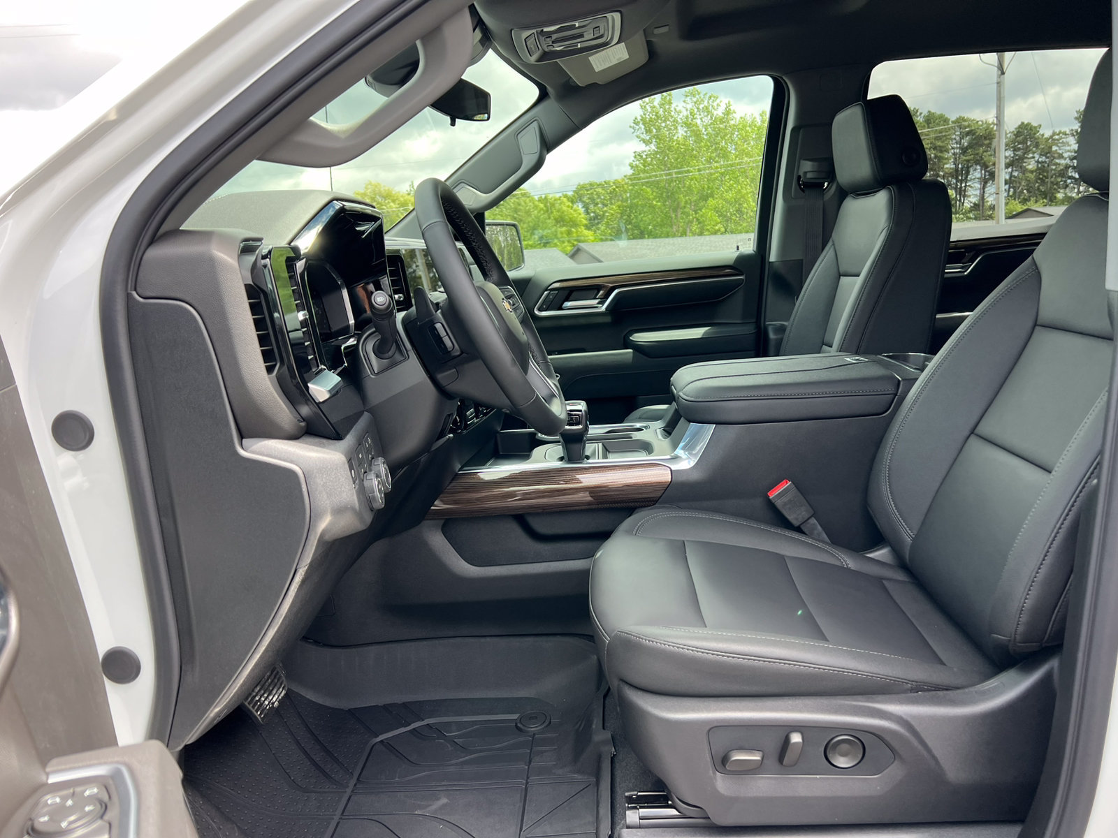 New 2026 Chevrolet Silverado 1500 LT w/ All Star Edition Plus AWD/4WD image 3