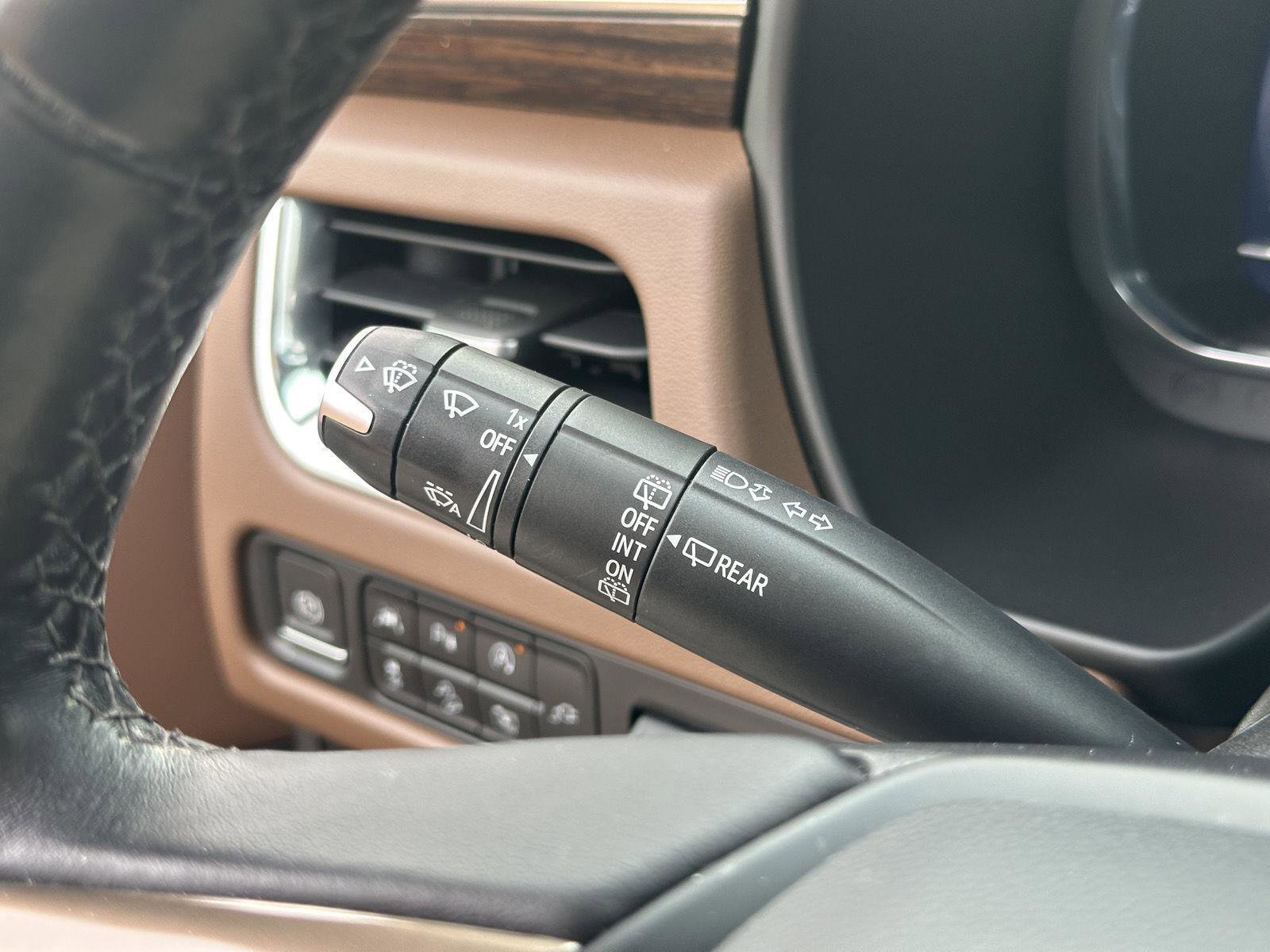 Used 2022 Chevrolet Suburban High Country image 18