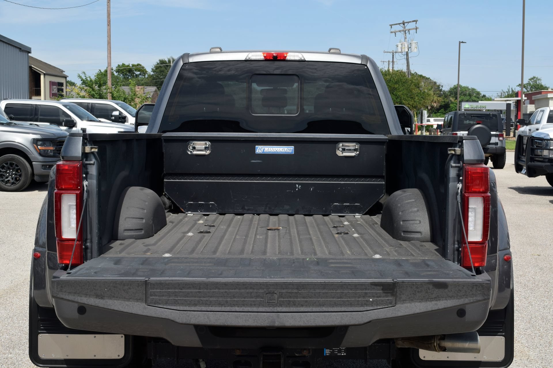 Used 2022 Ford F450 Platinum w/ FX4 Off-Road Package AWD/4WD image 19