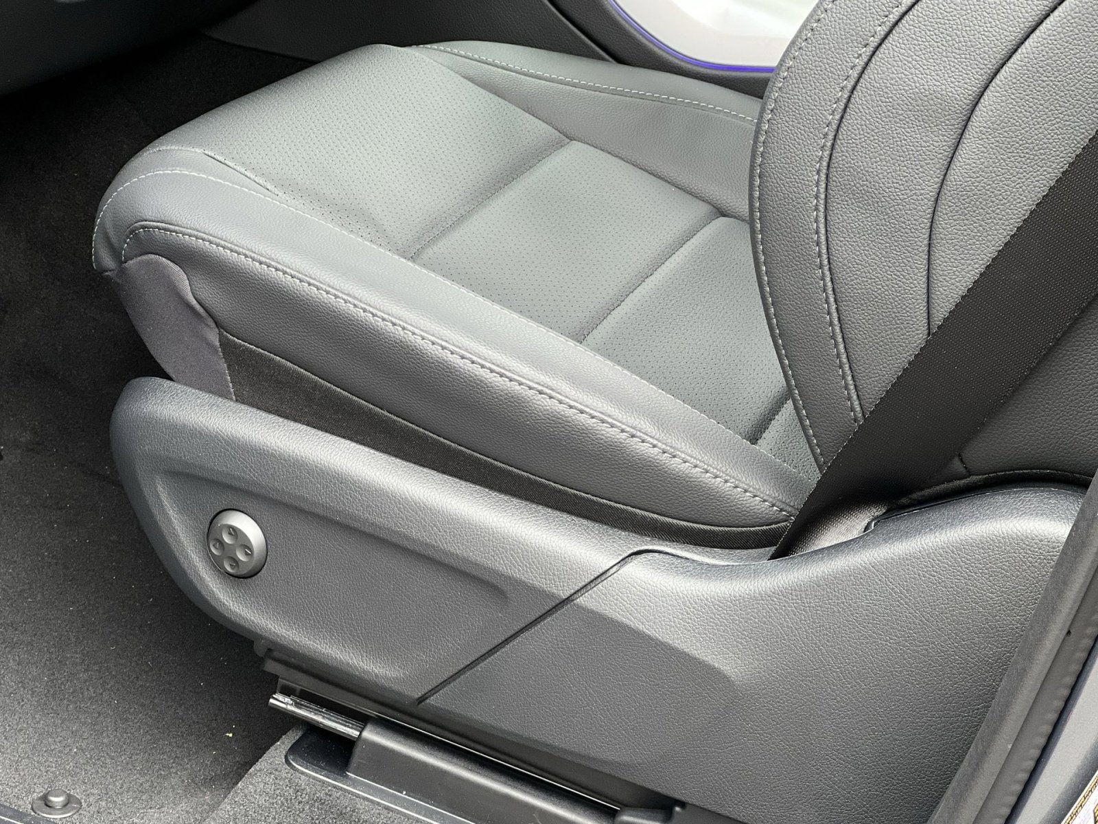 New 2026 Mercedes-Benz GLE 450 GLE 450 Coupe image 12