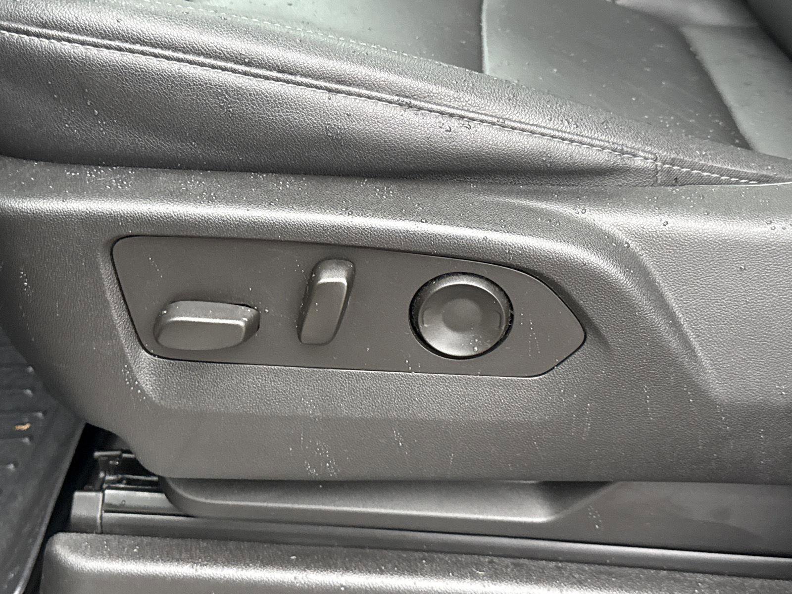 Used 2023 Chevrolet Suburban LT image 15