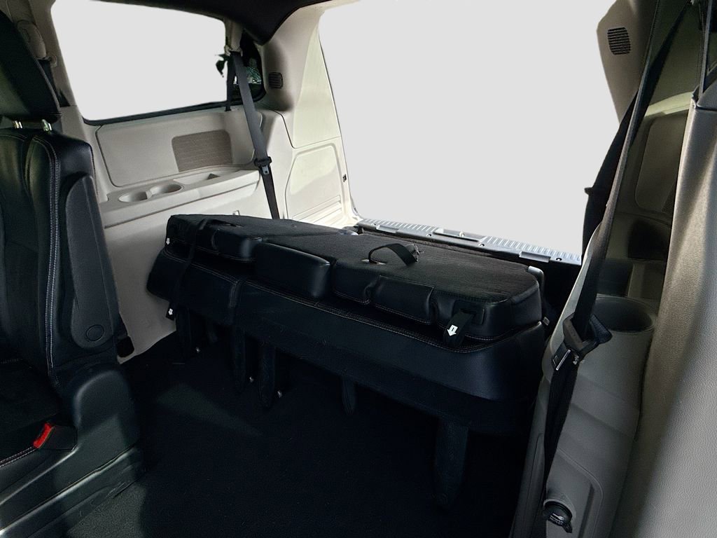 Used 2020 Dodge Grand Caravan SXT image 26