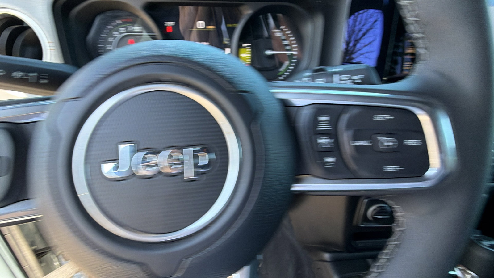 Used 2025 Jeep Wrangler Sahara w/ Safety Group AWD/4WD image 27