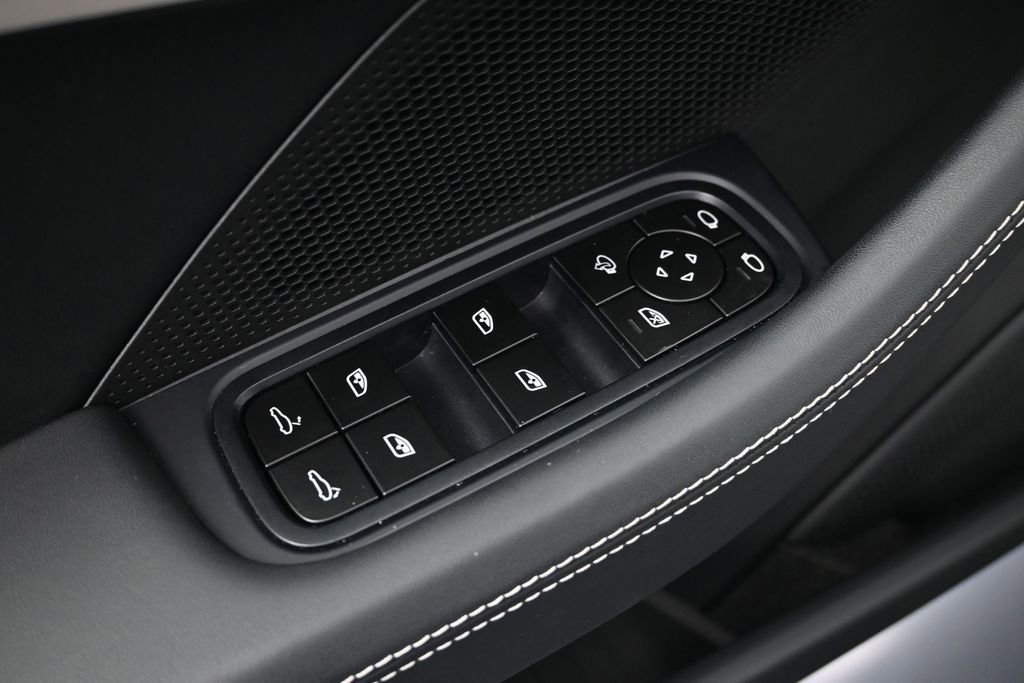 Certified 2026 Porsche Panamera image 18