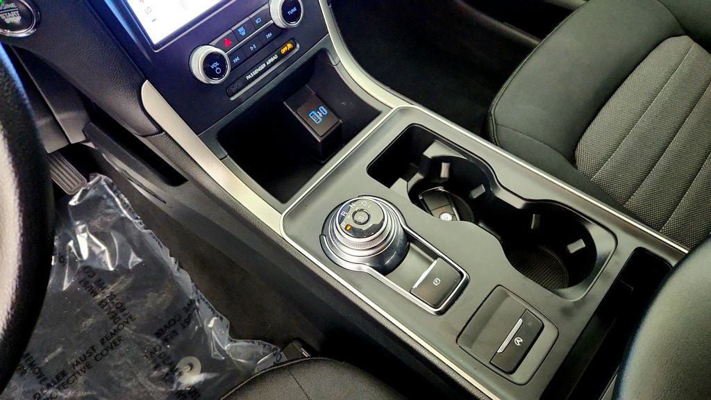 Used 2022 Ford Edge SE w/ Black Appearance Package AWD/4WD image 16