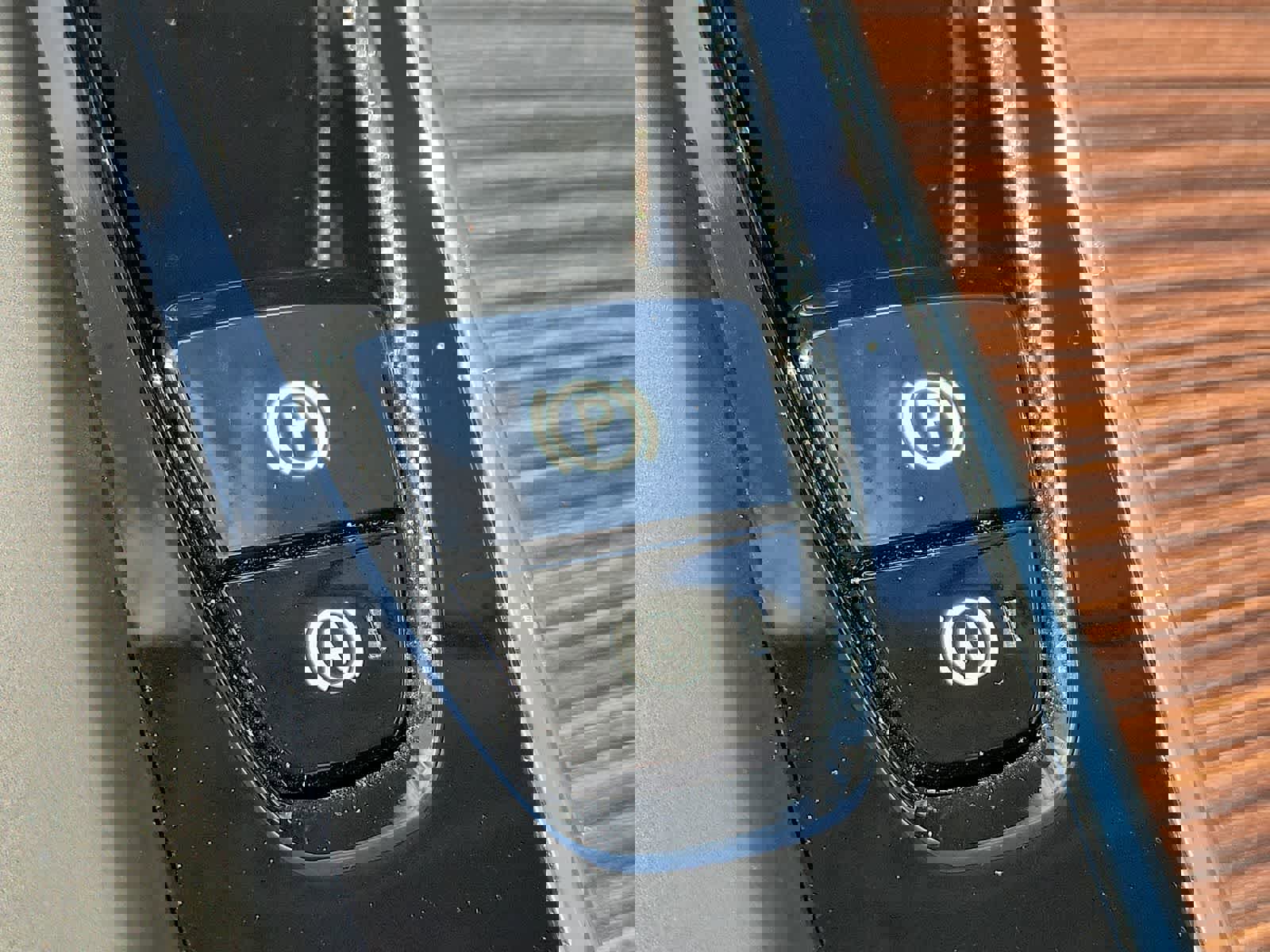 Used 2022 Volvo XC60 B5 Momentum image 24