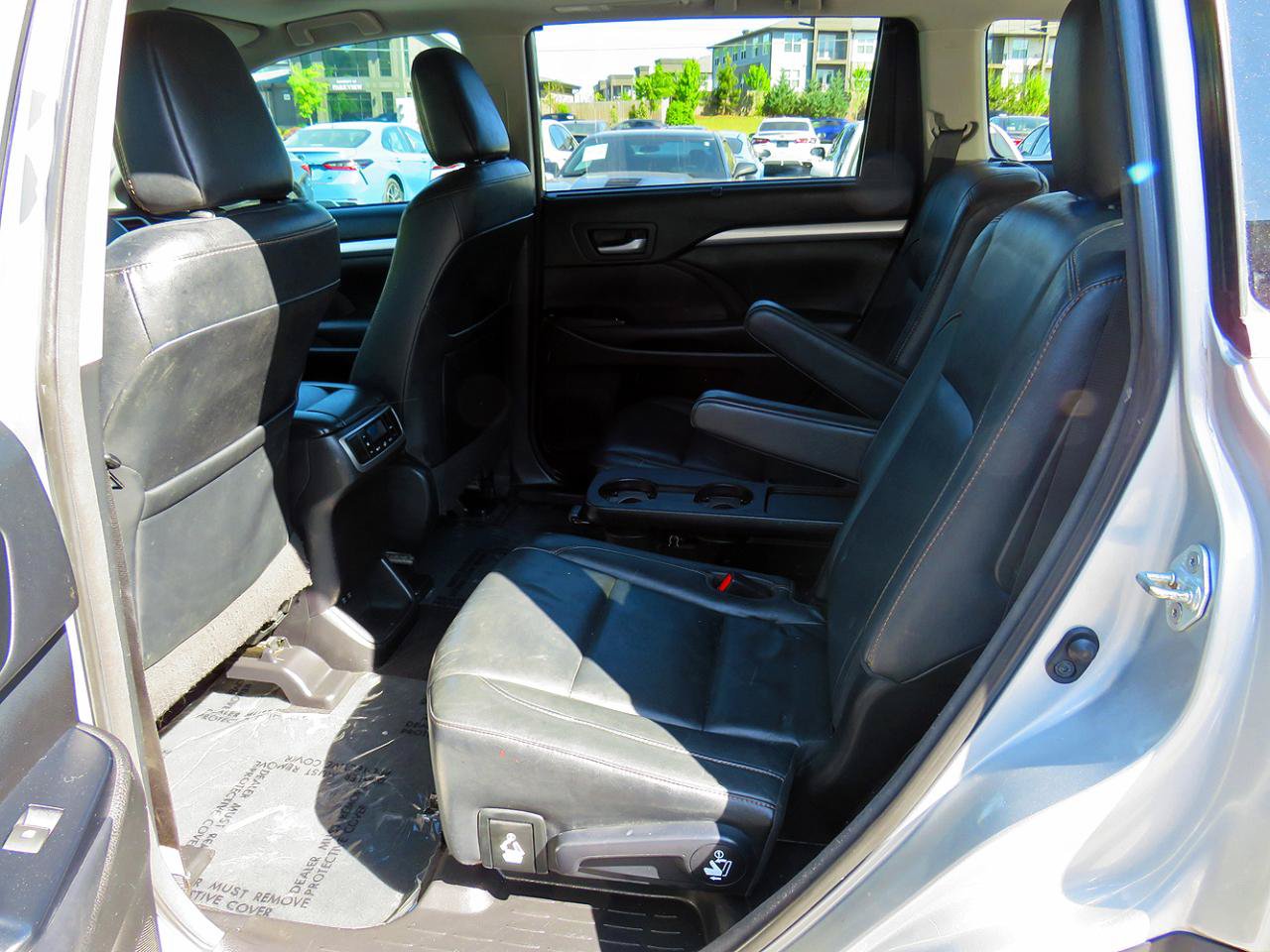Used 2018 Toyota Highlander XLE FWD image 14