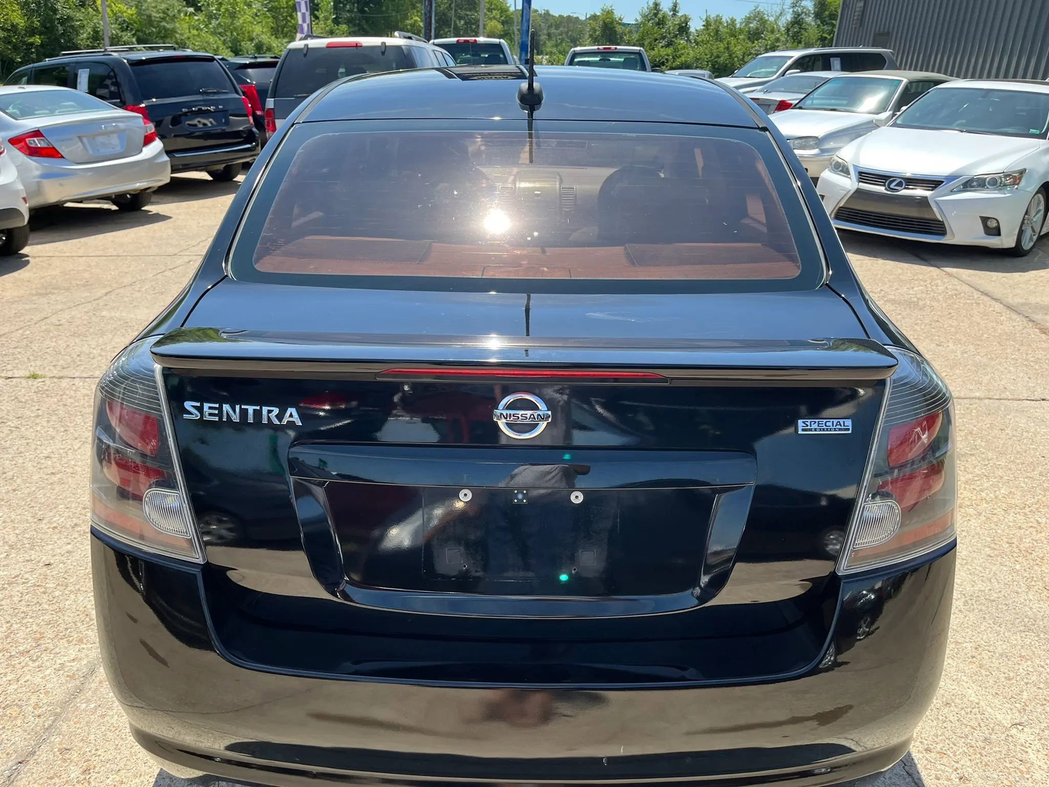 Used 2011 Nissan Sentra 2.0 SR w/ Special Edition Pkg FWD image 9