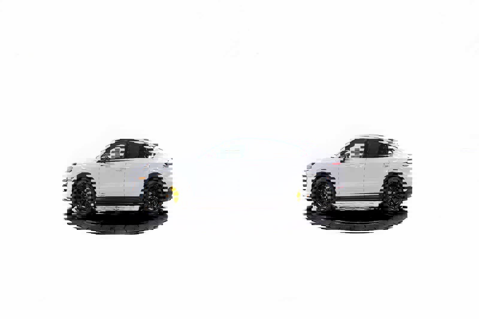 New 2026 Porsche Cayenne Turbo GT image 2