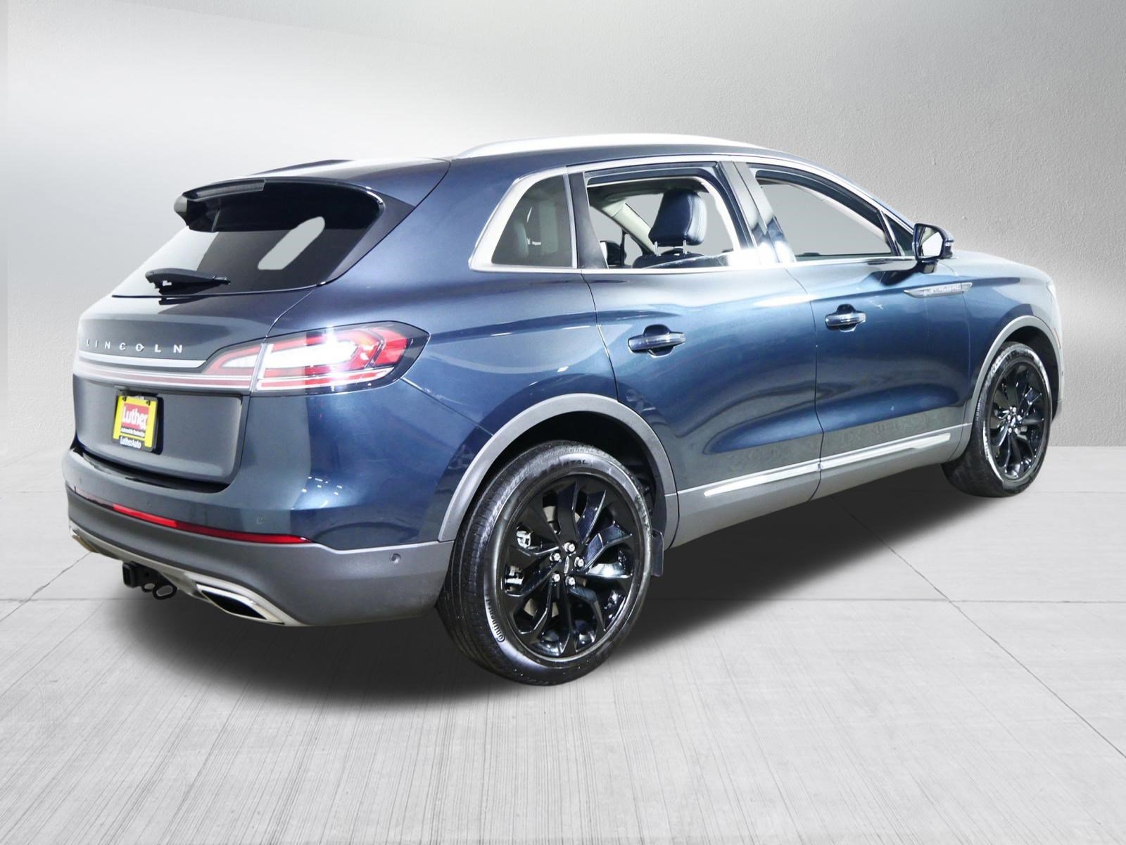 Used 2023 Lincoln Nautilus Reserve w/ Equipment Group 201A image 7