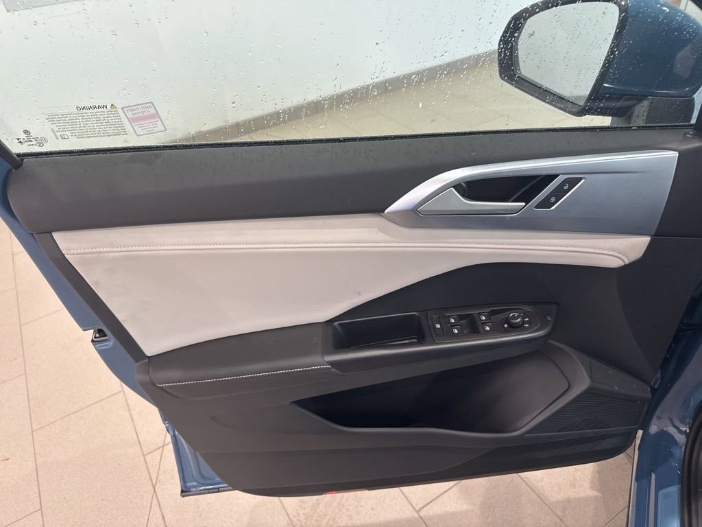 New 2025 Volkswagen Taos SE image 10