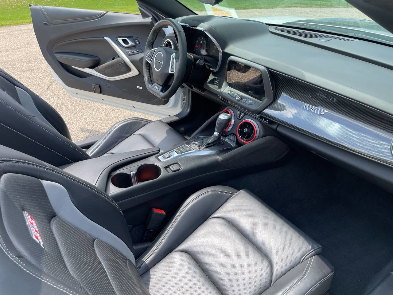 Used 2023 Chevrolet Camaro SS RWD image 33