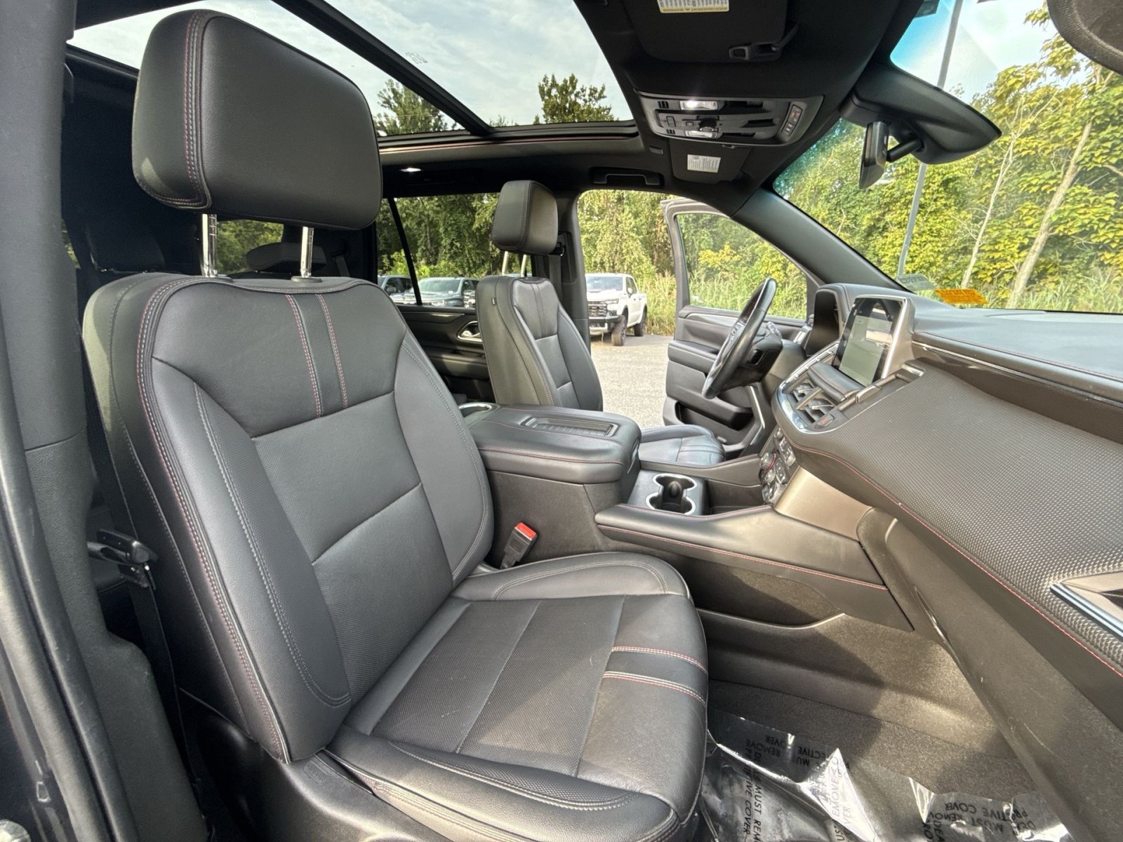 Used 2022 Chevrolet Tahoe RST w/ Luxury Package AWD/4WD image 29