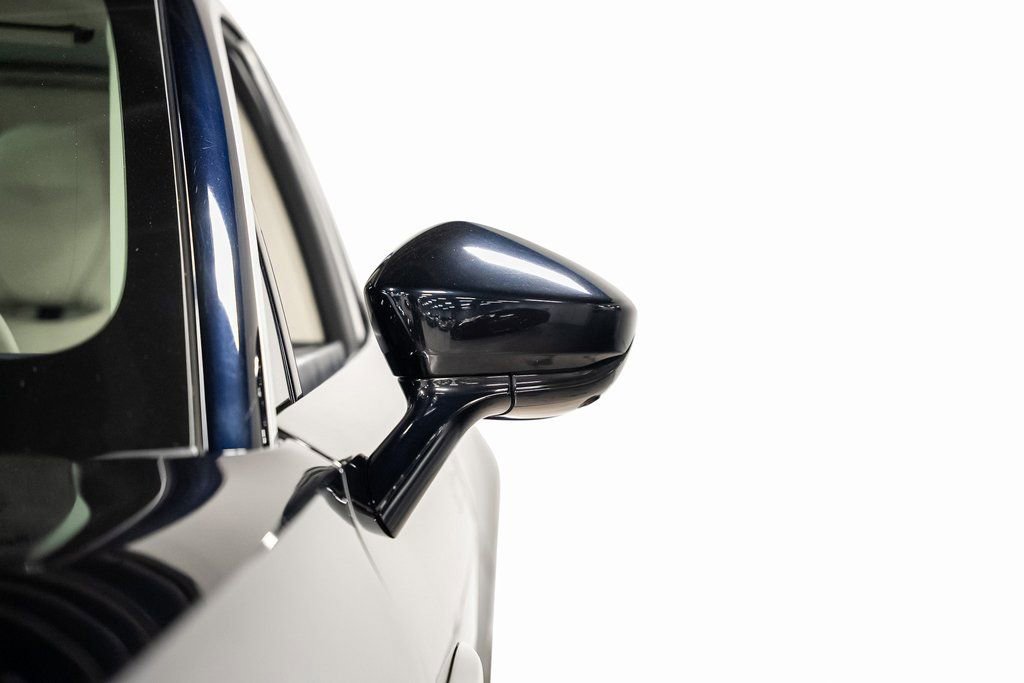 Used 2021 Aston Martin DBX image 12