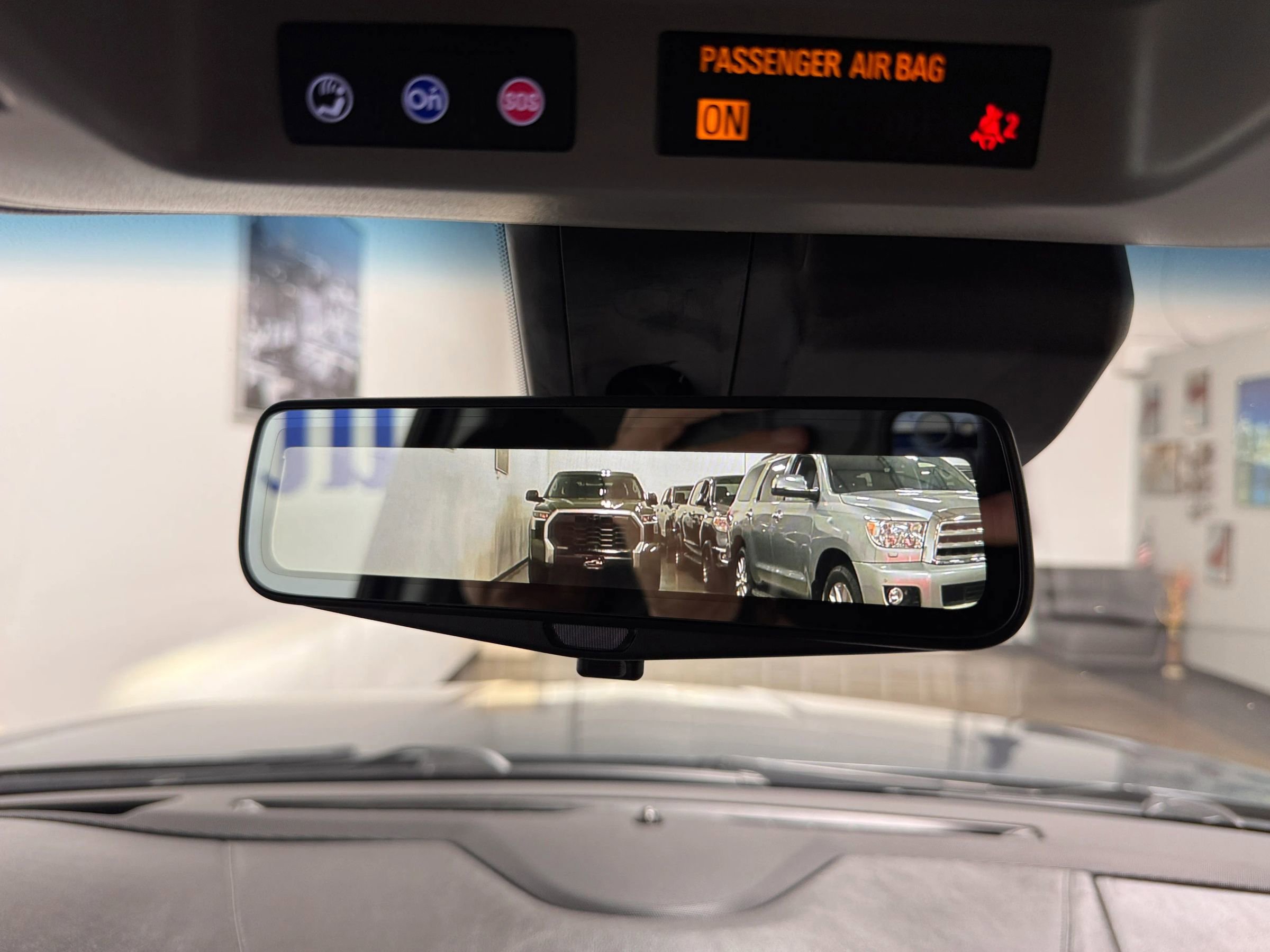 Used 2019 Cadillac Escalade ESV Premium Luxury image 12