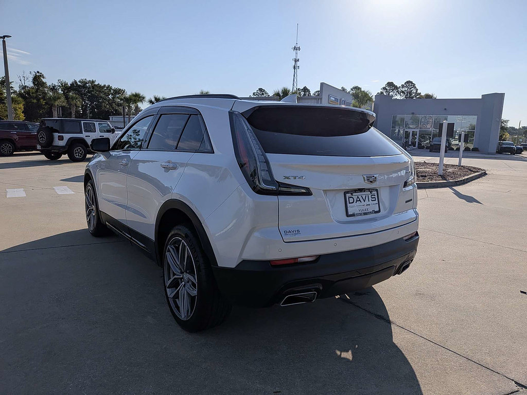 Used 2021 Cadillac XT4 Sport w/ Cold Weather Package FWD image 5