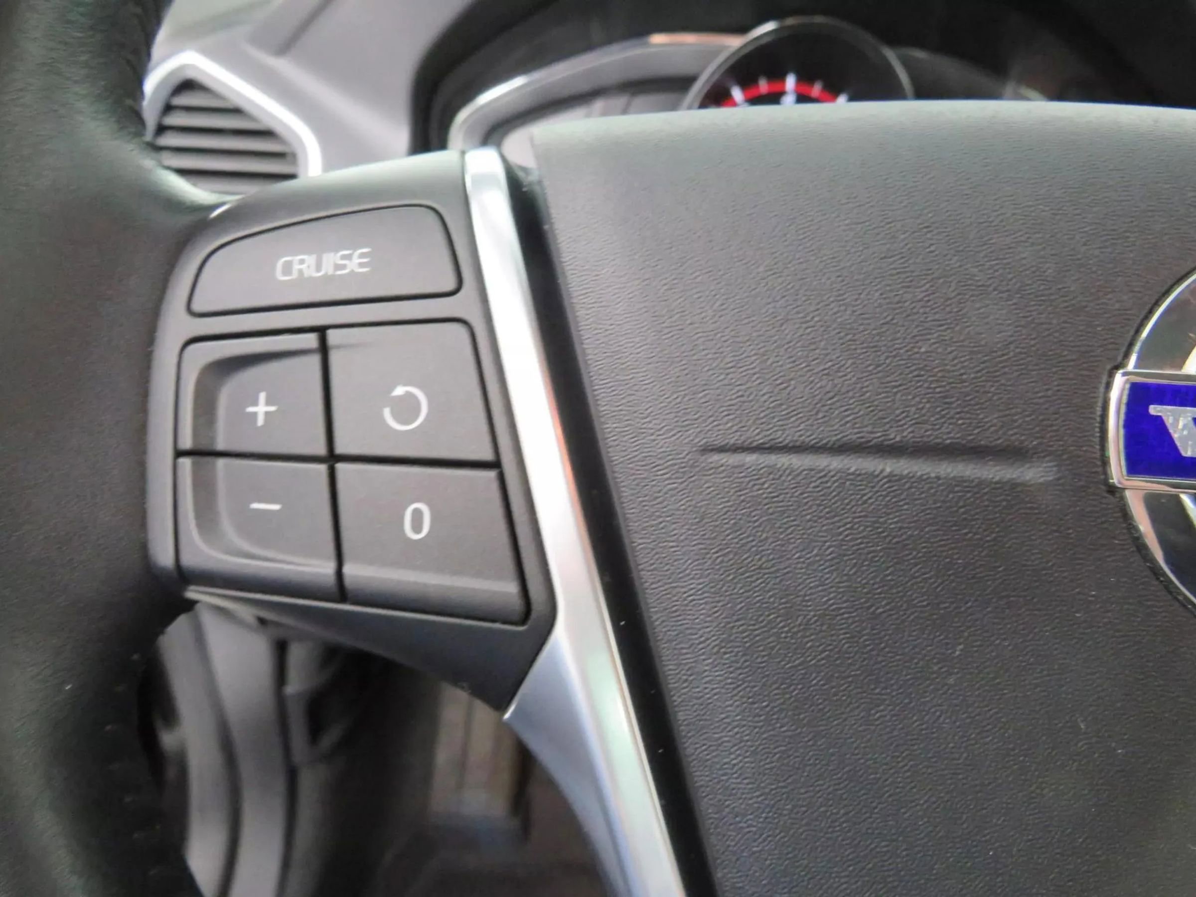 Used 2017 Volvo XC60 T6 Dynamic w/ Preferred Option Package image 15