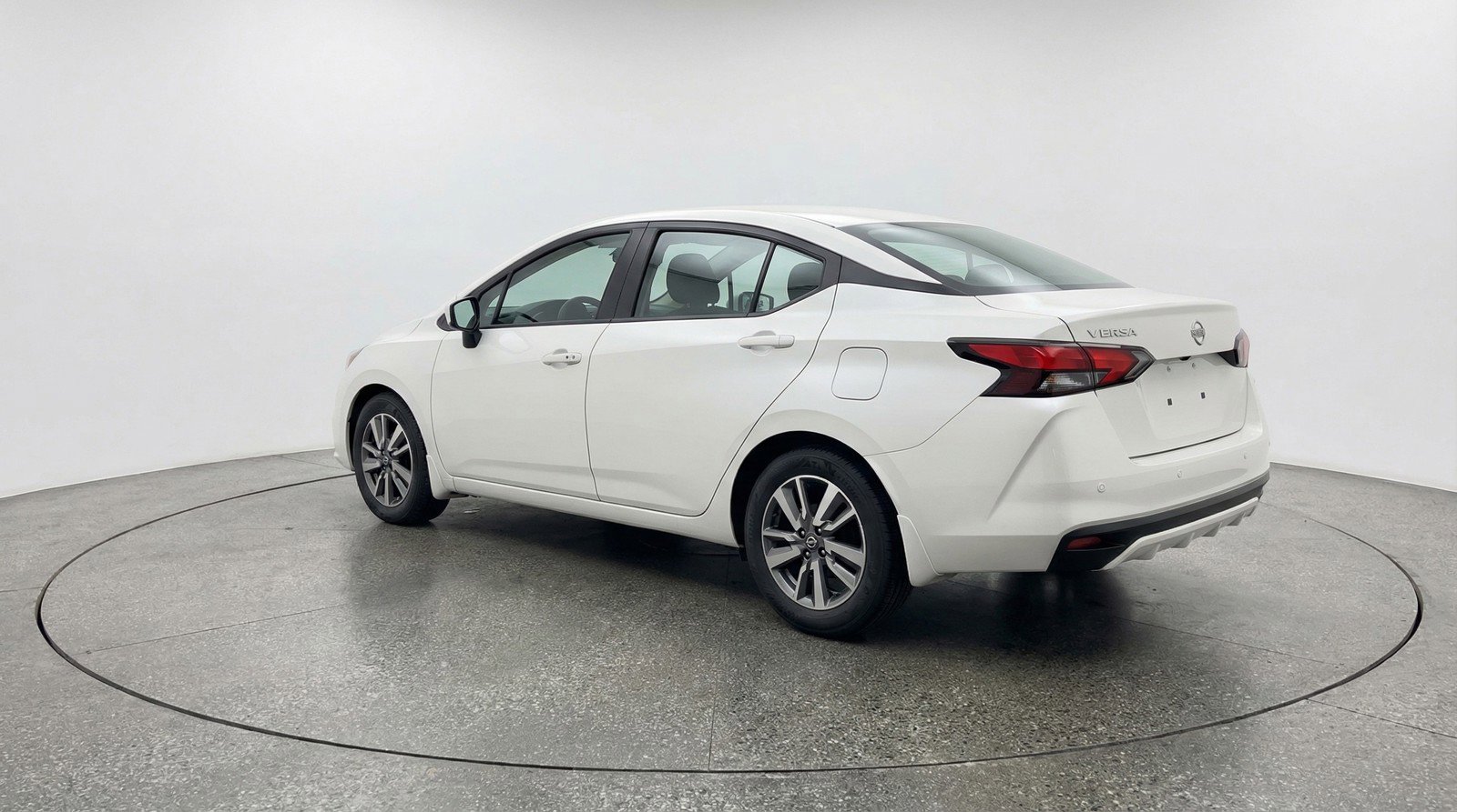 Used 2025 Nissan Versa SV image 6