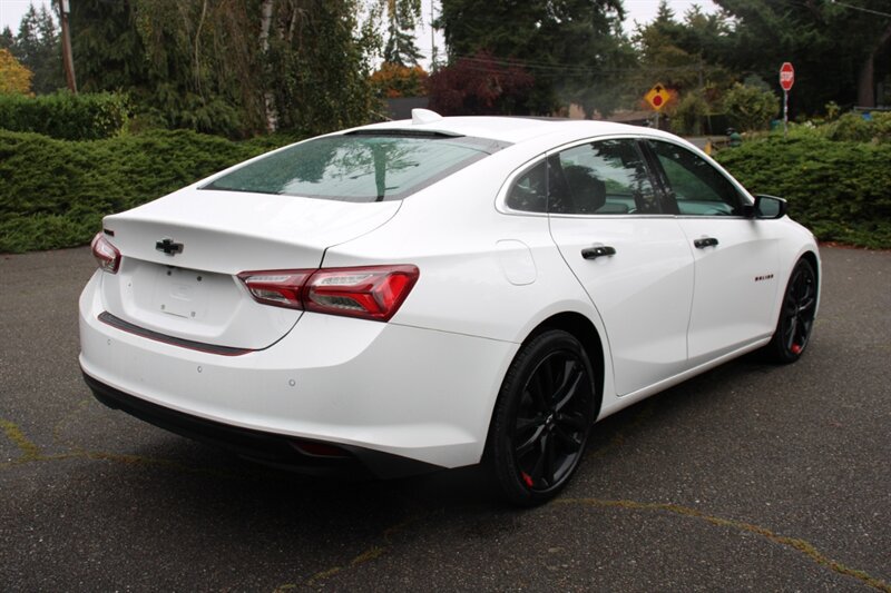 Used 2020 Chevrolet Malibu LT FWD image 3