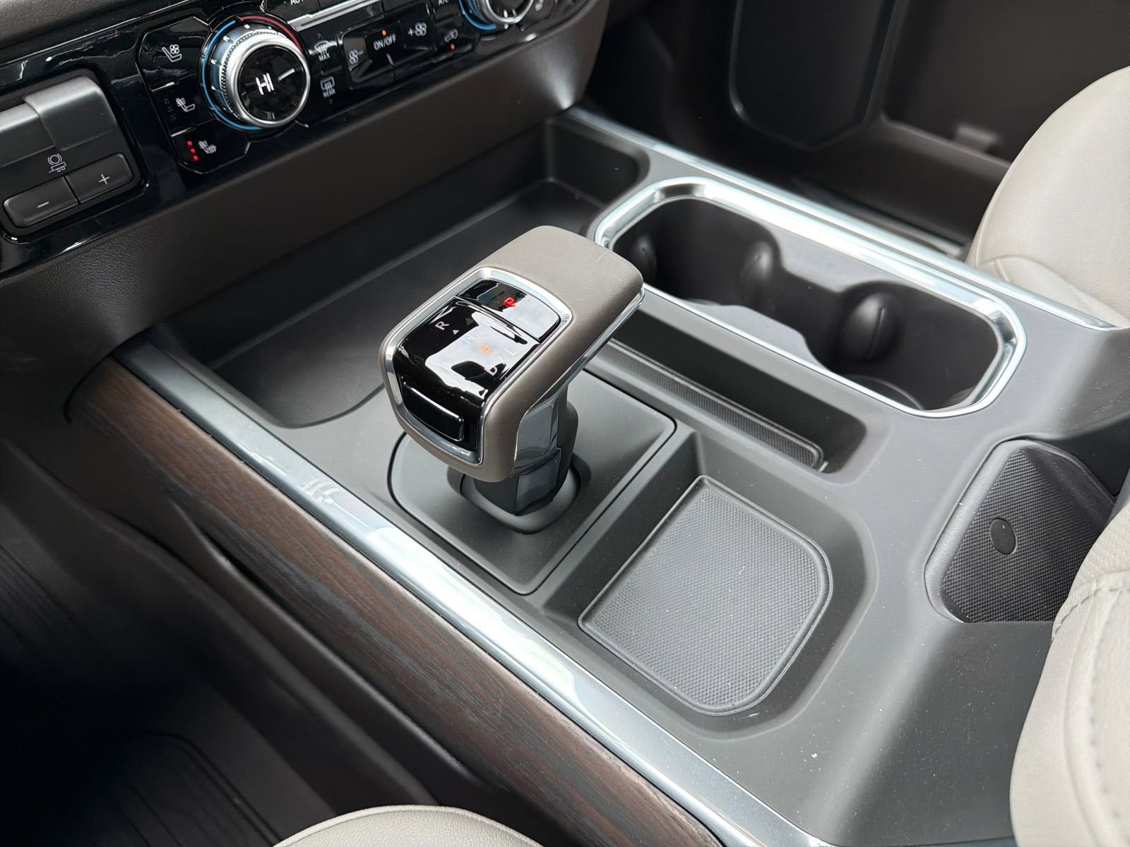 New 2026 GMC Sierra 1500 SLT AWD/4WD image 18