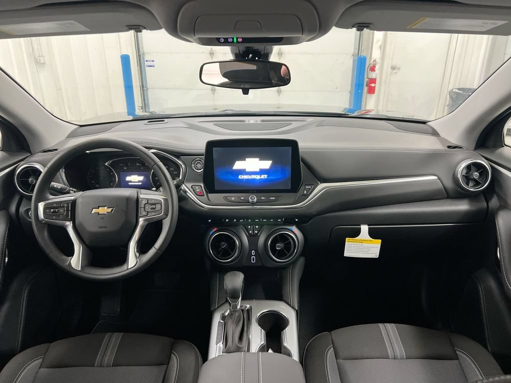 New 2026 Chevrolet Blazer LT w/ Midnight/Sport Edition FWD image 10