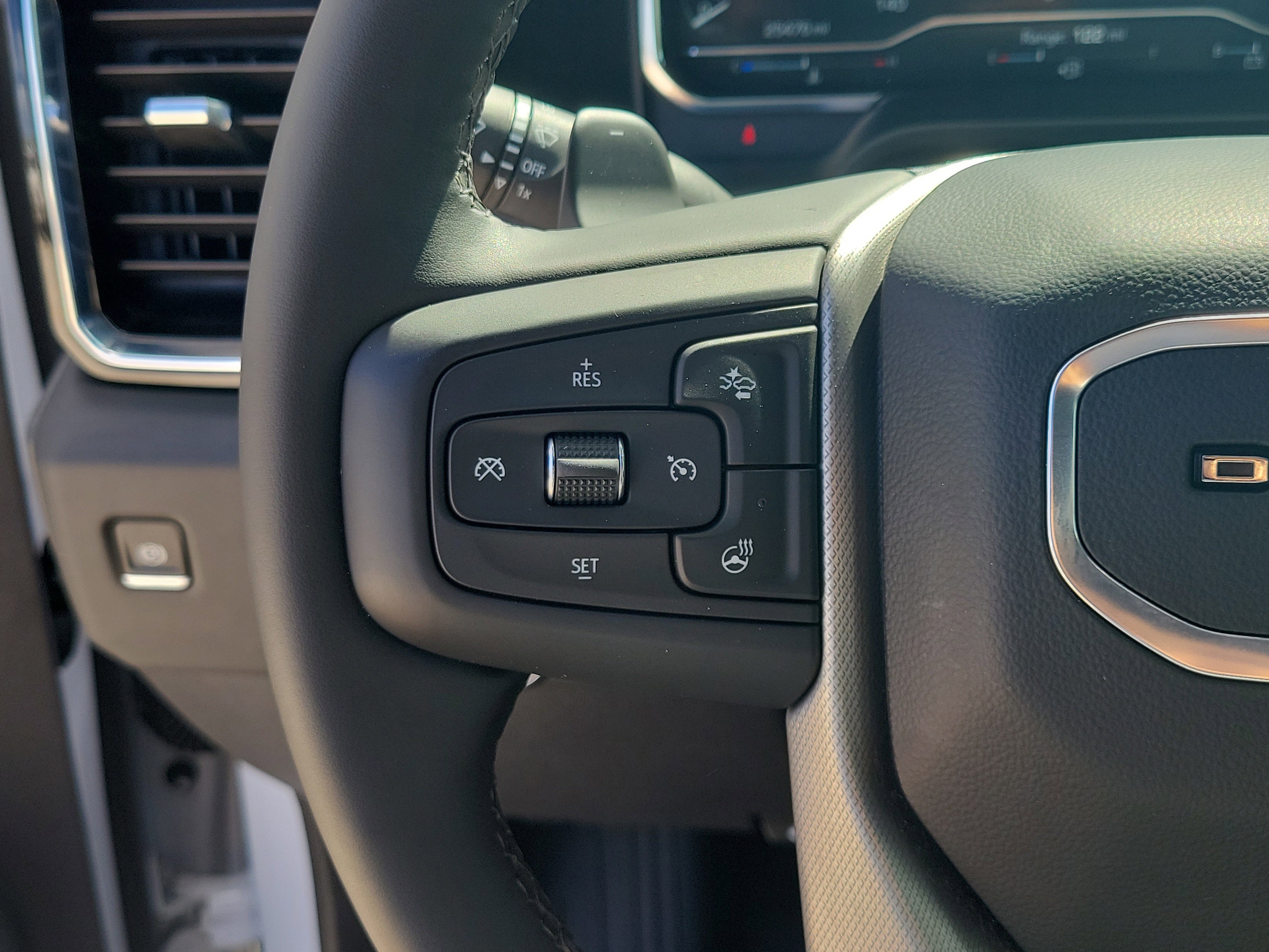Used 2024 GMC Sierra 1500 Denali w/ Technology Package AWD/4WD image 25