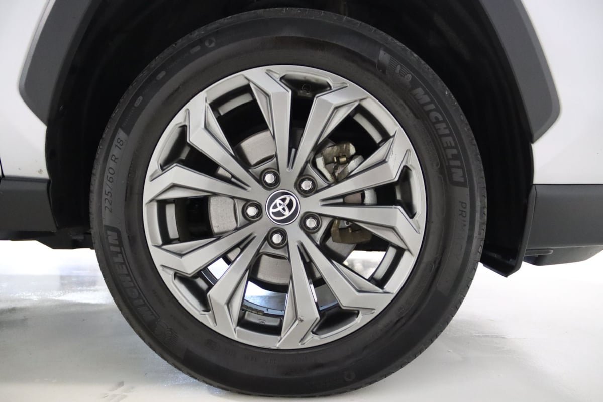 Used 2022 Toyota RAV4 XLE Premium AWD/4WD image 72