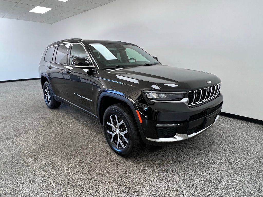 Used 2024 Jeep Grand Cherokee L Limited w/ Luxury Tech Group II image 19