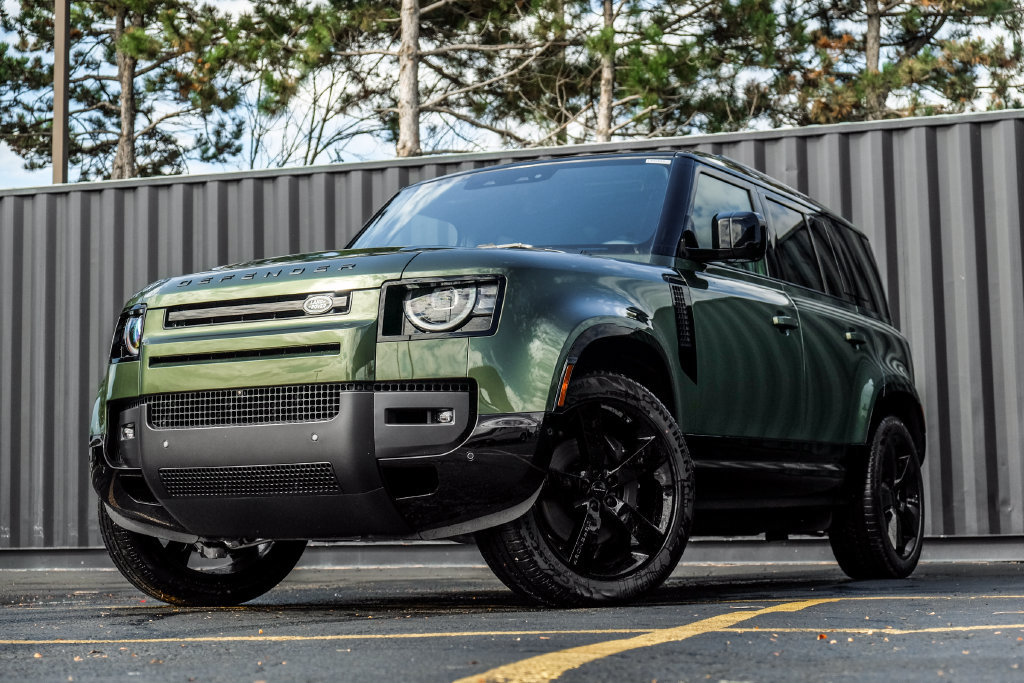 New 2026 Land Rover Defender 110 X-Dynamic SE AWD/4WD image 1