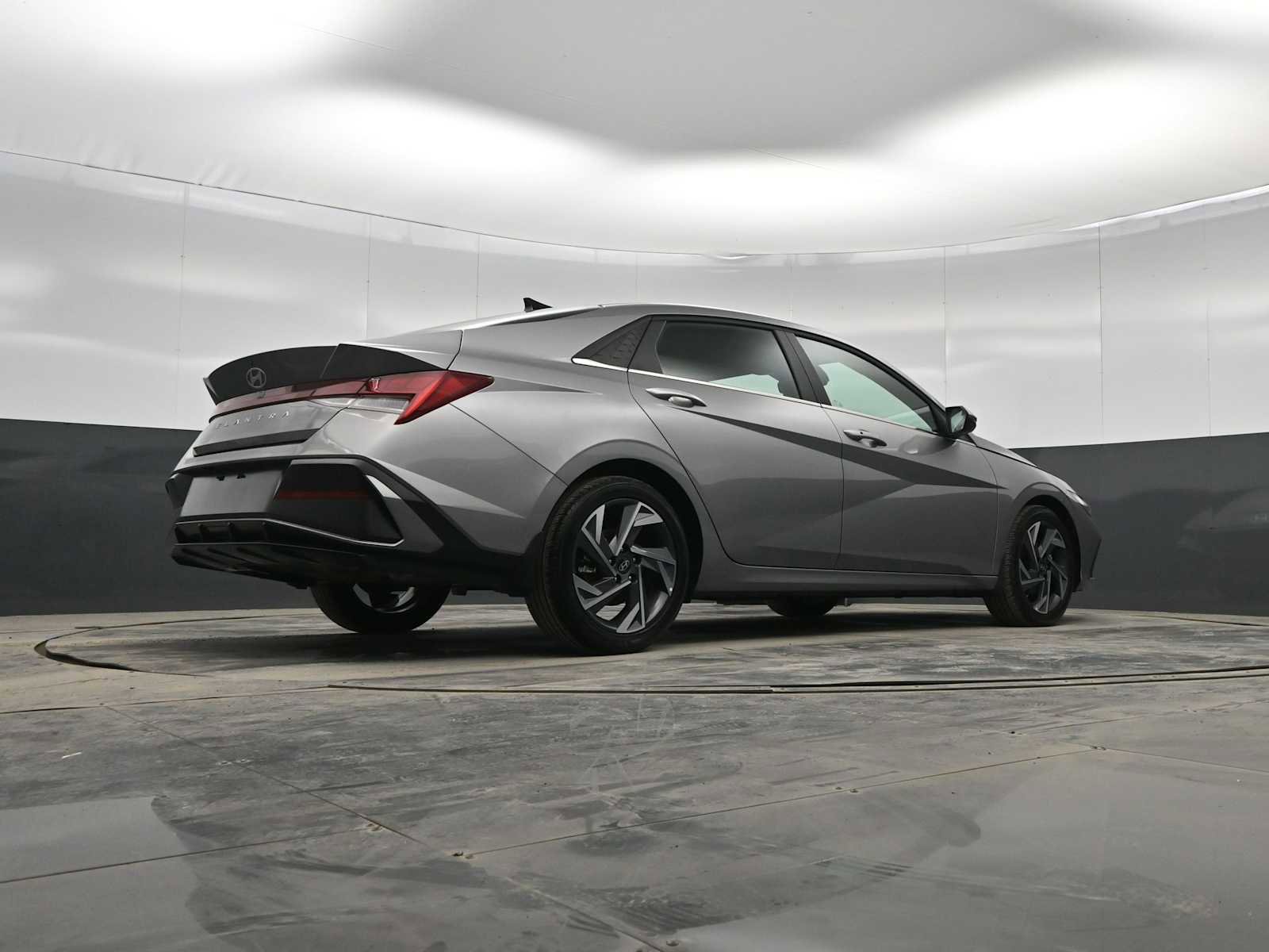 Certified 2025 Hyundai Elantra SEL image 37