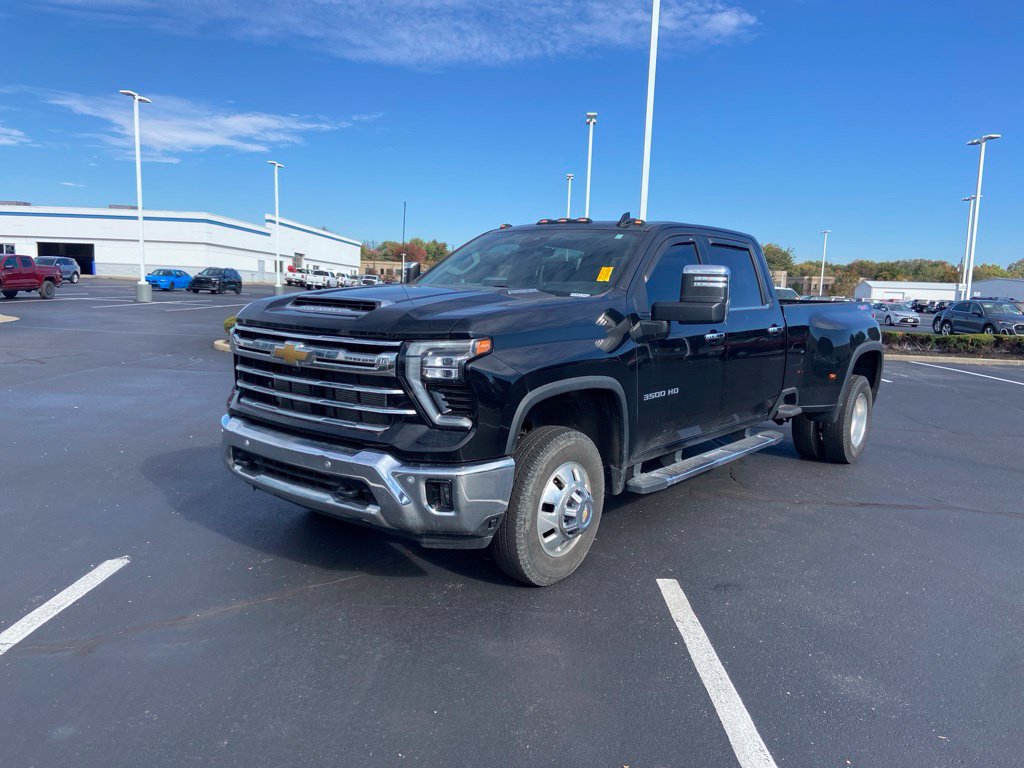 Used 2024 Chevrolet Silverado 3500 LTZ w/ LTZ Convenience Package AWD/4WD image 2