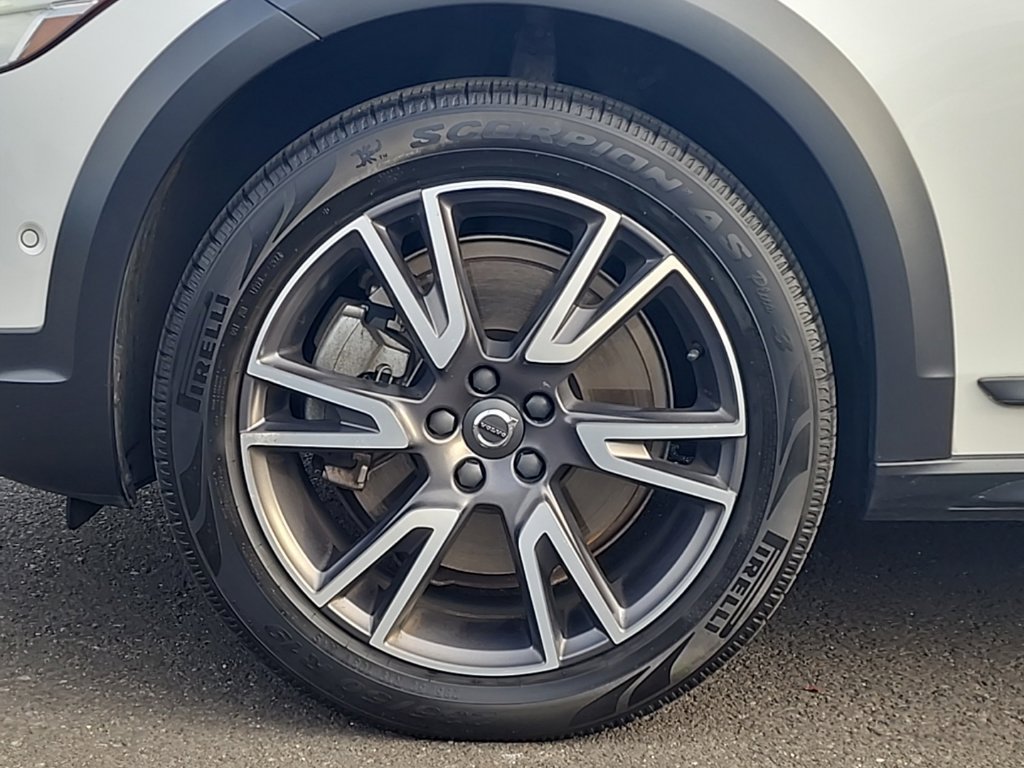 Used 2017 Volvo V90 T6 Cross Country AWD/4WD image 28