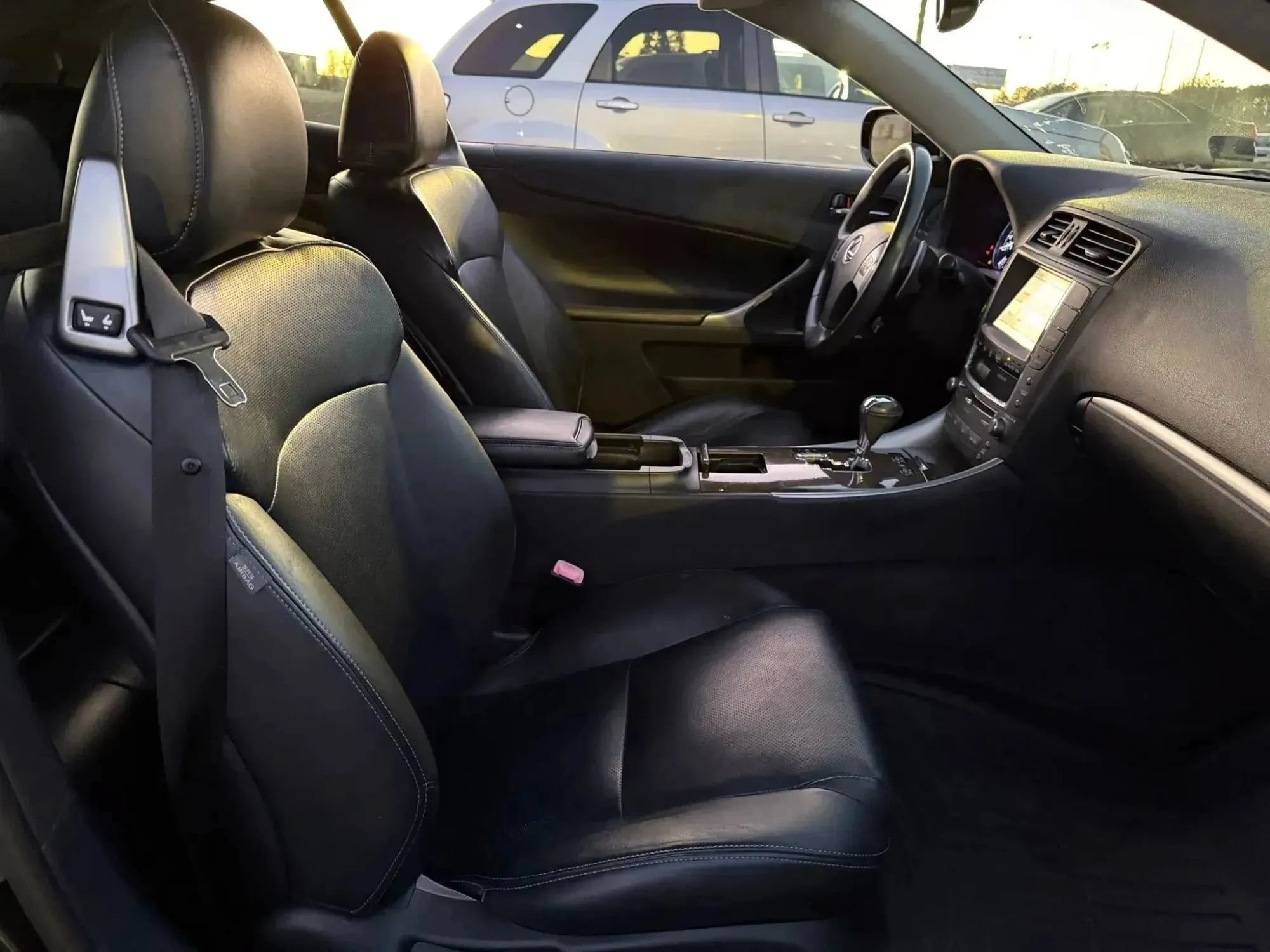 Used 2012 Lexus IS 350C w/ Luxury Pkg RWD image 18