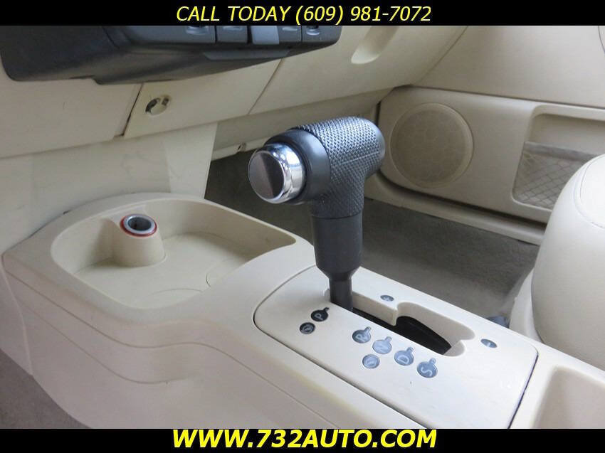 Used 2008 Volkswagen Beetle SE FWD image 13