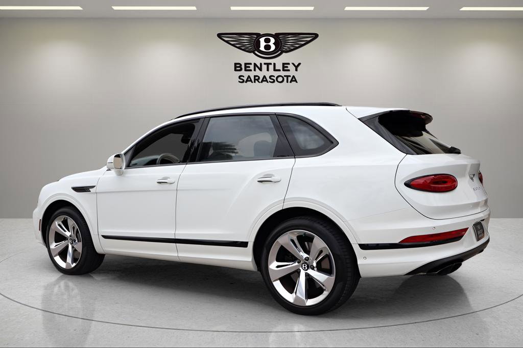 Used 2024 Bentley Bentayga AWD/4WD image 3