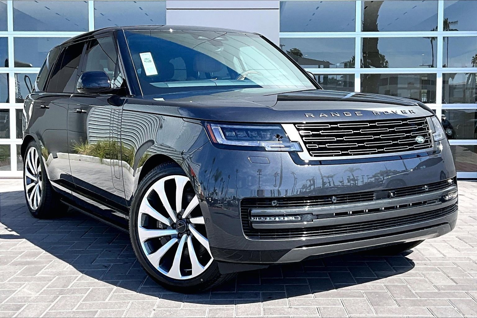New 2026 Land Rover Range Rover Autobiography image 2