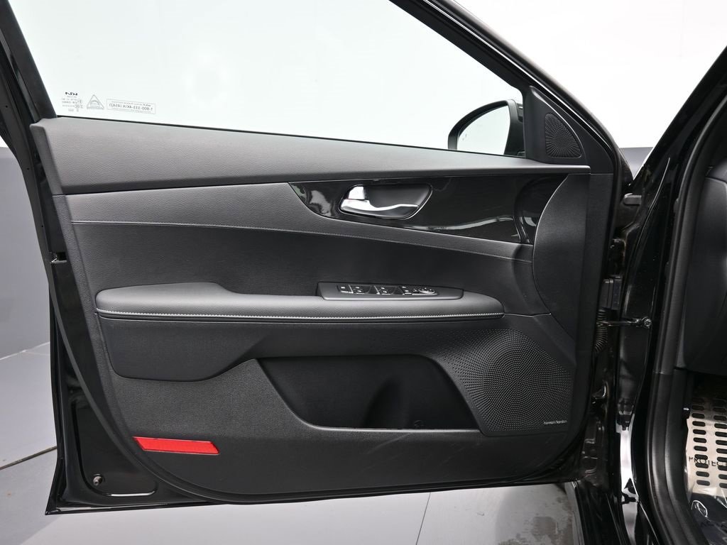 Used 2024 Kia Forte GT-Line w/ GT-Line Premium Package image 30