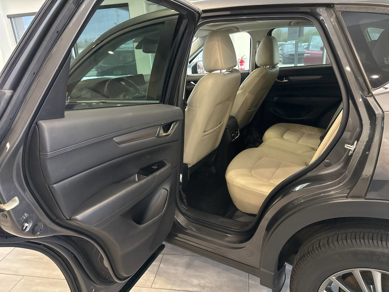 Used 2017 MAZDA CX-5 Touring w/ Preferred Equipment Package FWD image 30